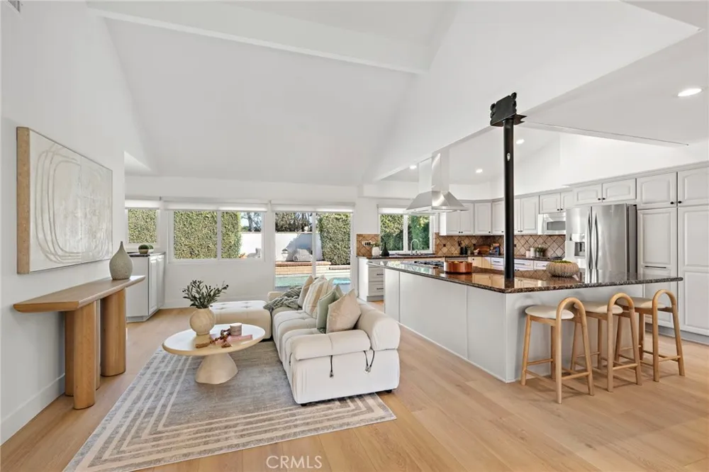 21902 Summerwind Lane Huntington Beach, CA 92646
