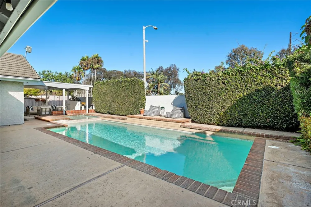 21902 Summerwind Lane Huntington Beach, CA 92646