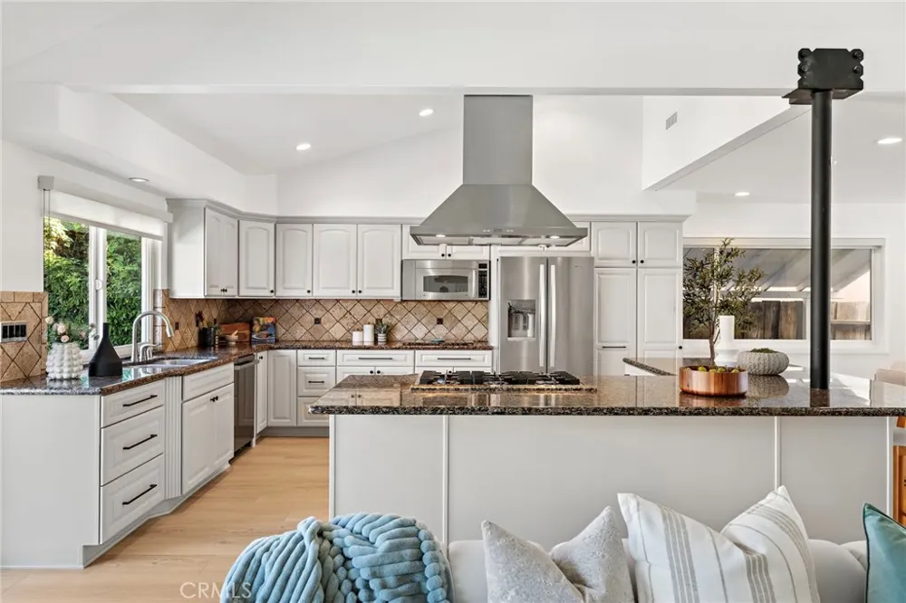 21902 Summerwind Lane Huntington Beach, CA 92646