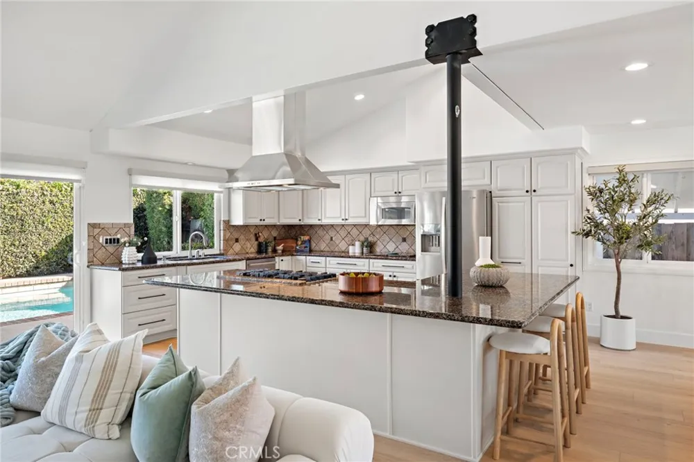 21902 Summerwind Lane Huntington Beach, CA 92646