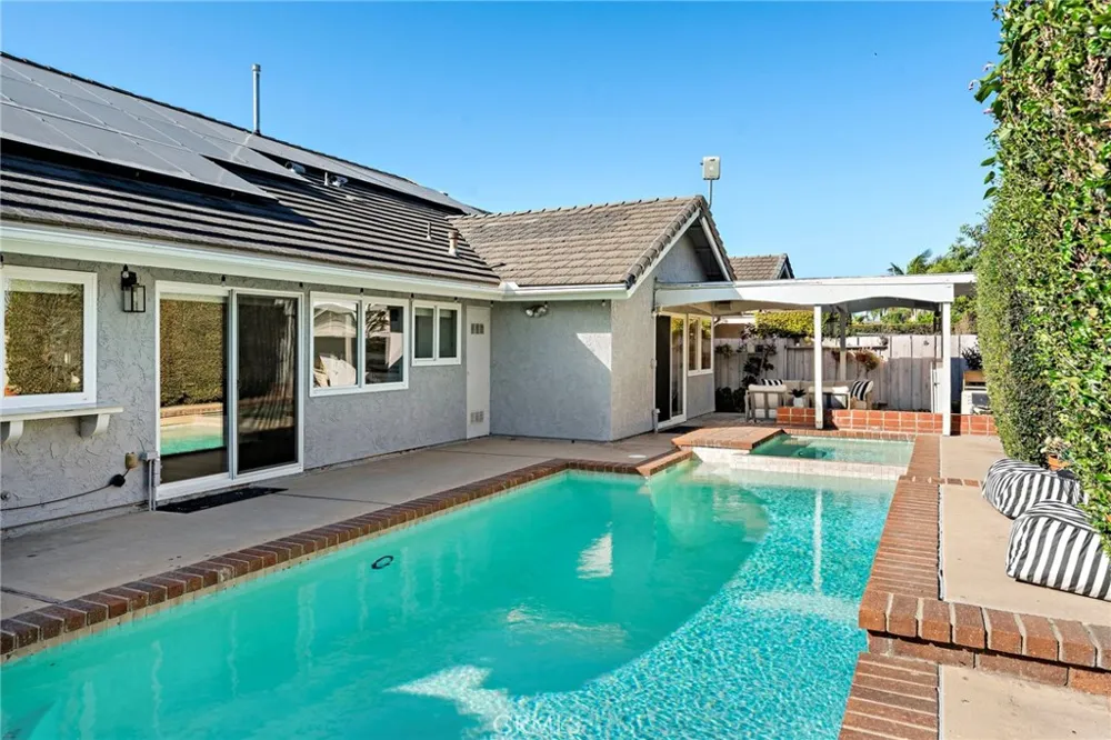 21902 Summerwind Lane Huntington Beach, CA 92646