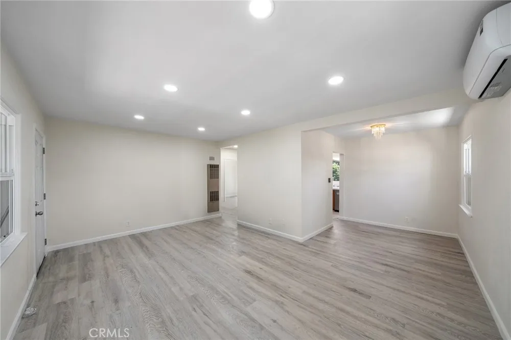 1350 East Hillcrest Drive Thousand Oaks, CA 91362