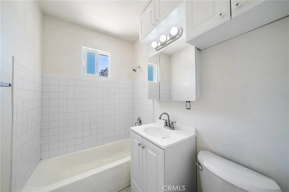1350 East Hillcrest Drive Thousand Oaks, CA 91362
