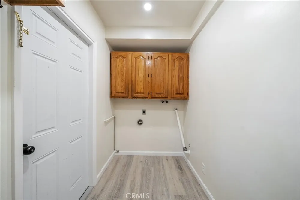 1350 East Hillcrest Drive Thousand Oaks, CA 91362