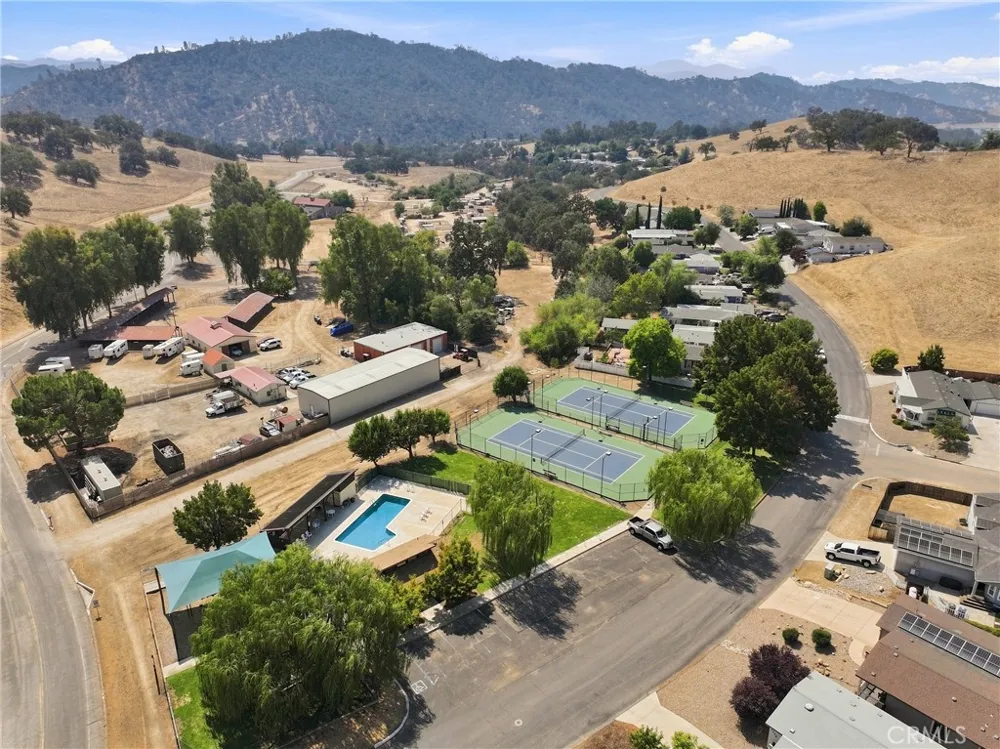 4164 Hackney Paso Robles, CA 93446
