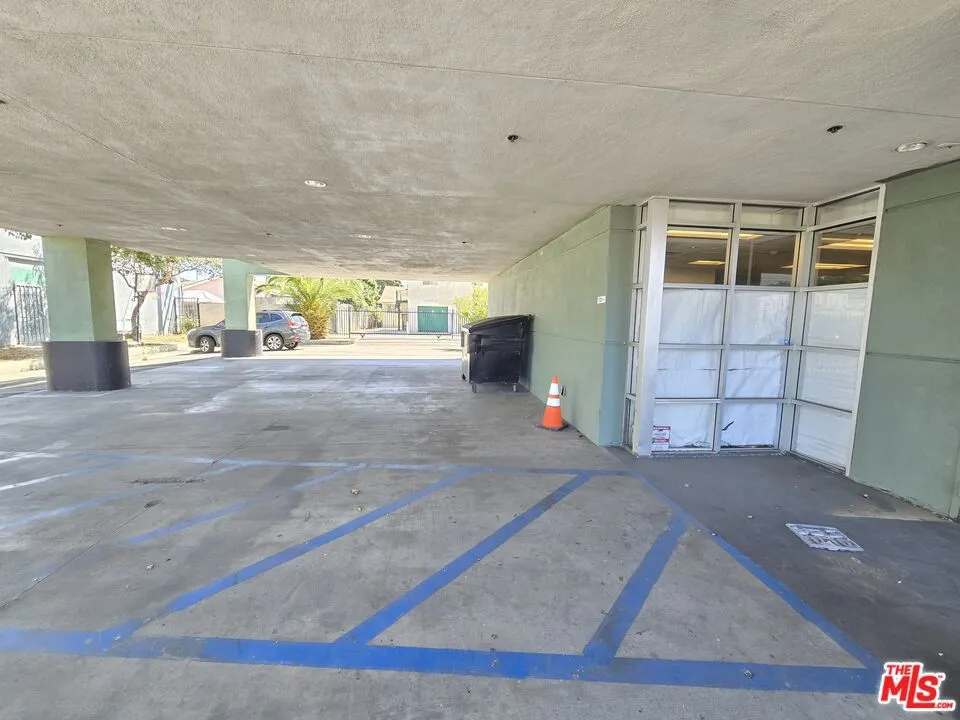 1512 W Slauson Avenue Los Angeles, CA 90047