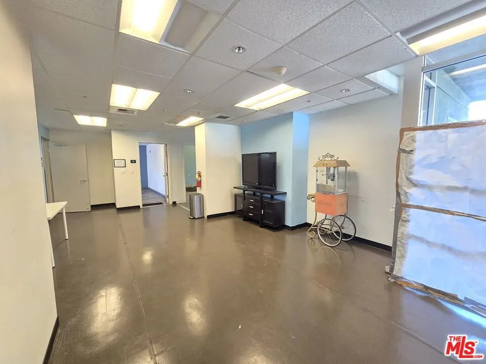 1512 W Slauson Avenue Los Angeles, CA 90047