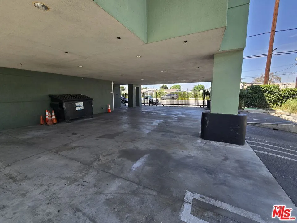 1512 W Slauson Avenue Los Angeles, CA 90047