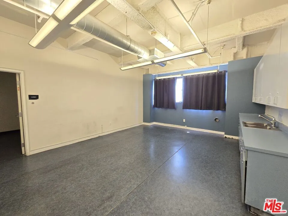 1512 W Slauson Avenue Los Angeles, CA 90047