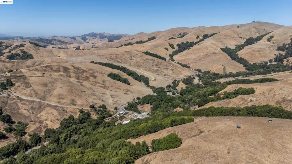 21479 Eden Canyon Rd Castro Valley, CA 94552