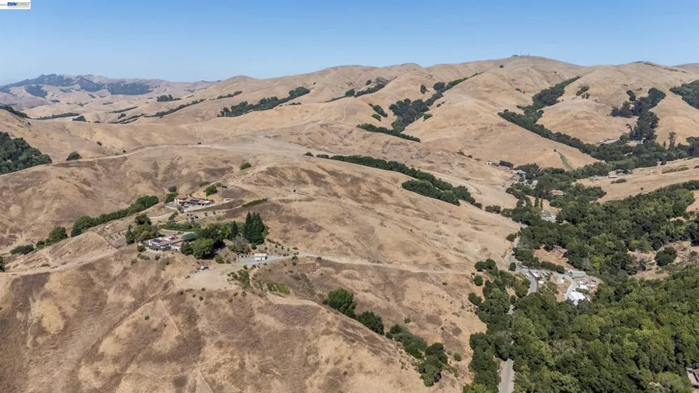 21479 Eden Canyon Rd Castro Valley, CA 94552