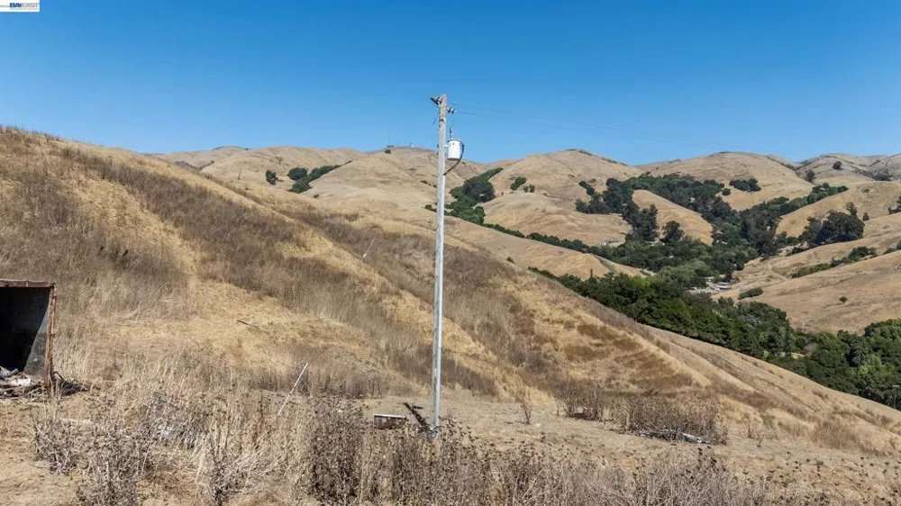 21479 Eden Canyon Rd Castro Valley, CA 94552