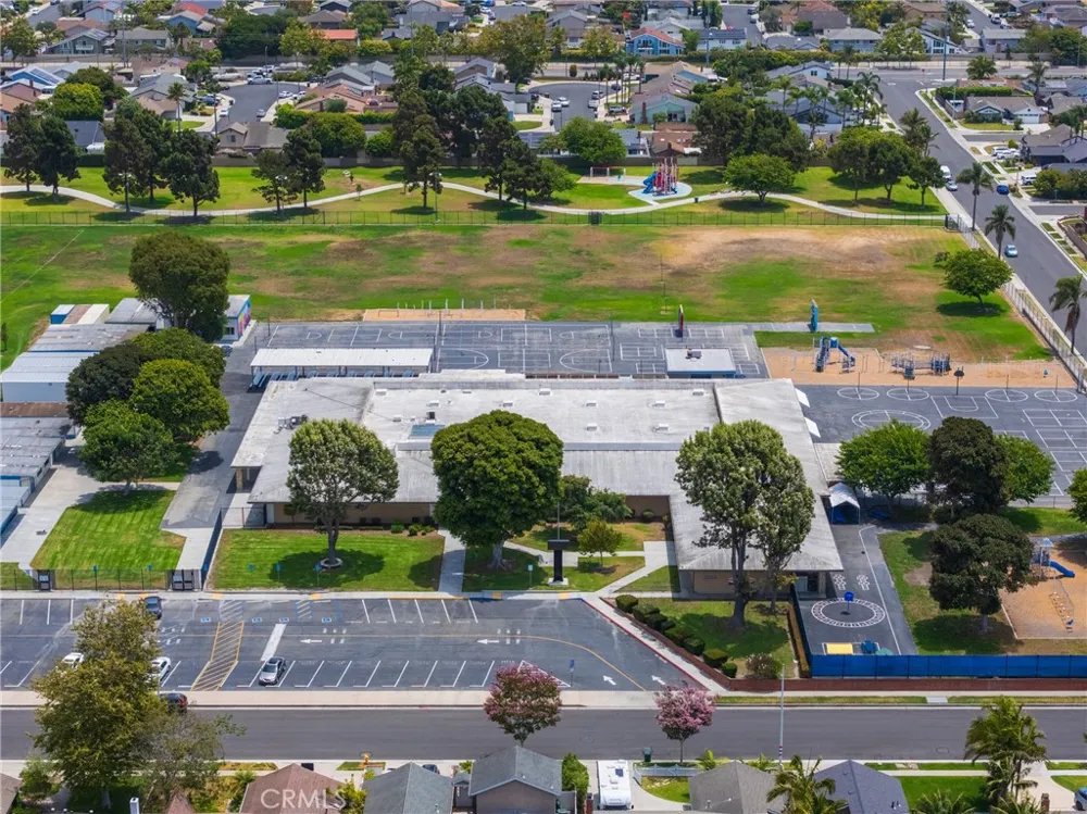 17661 Still Harbor Huntington Beach, CA 92647