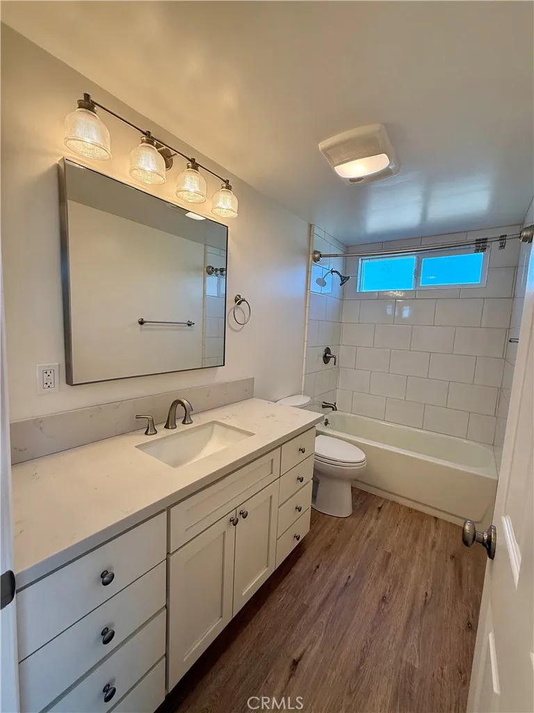 23900 Pentland West Hills, CA 91307
