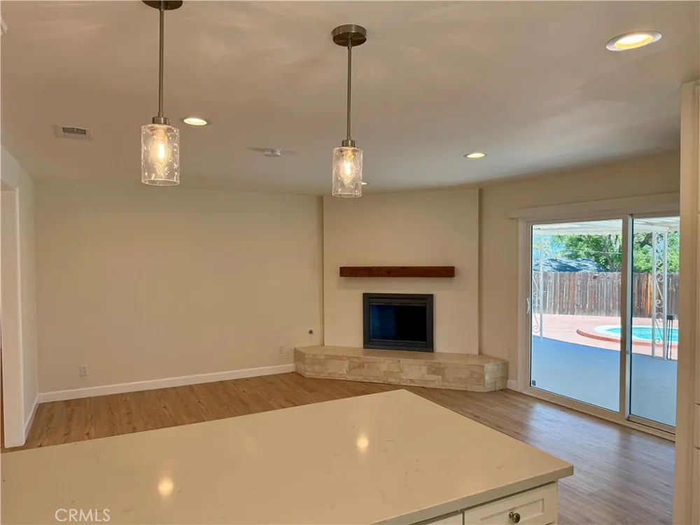 23900 Pentland West Hills, CA 91307