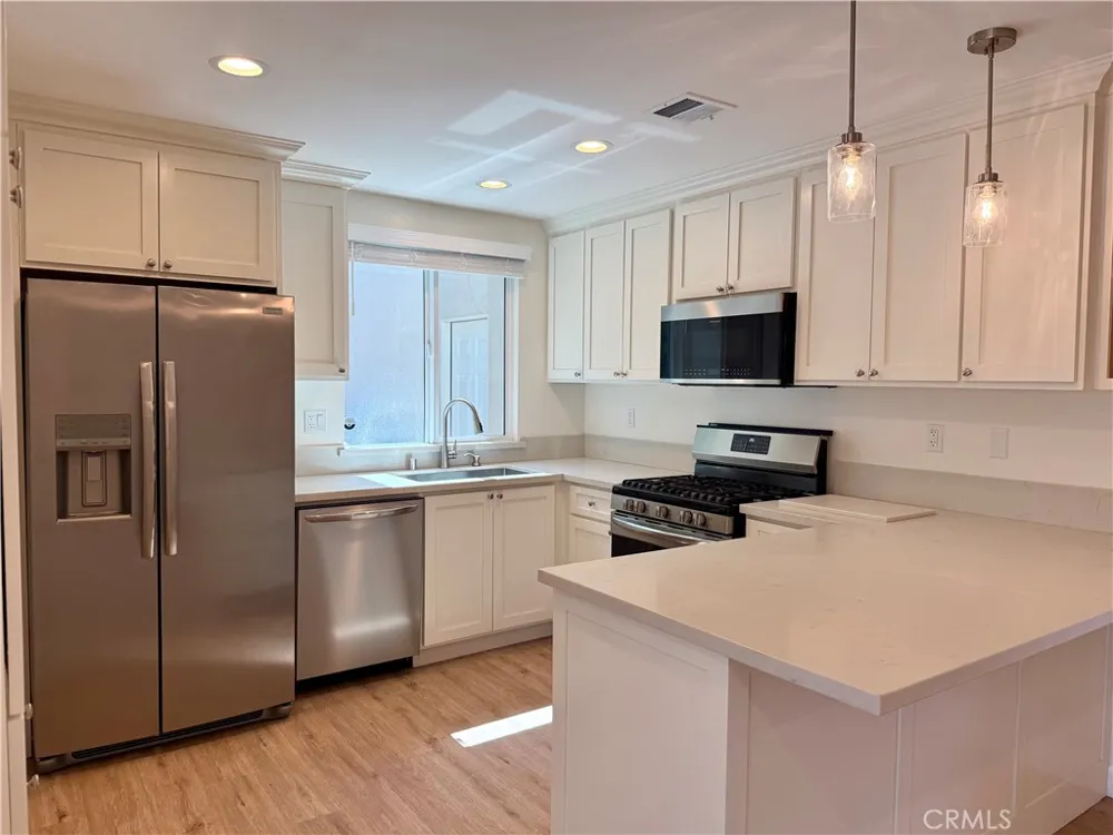 23900 Pentland West Hills, CA 91307