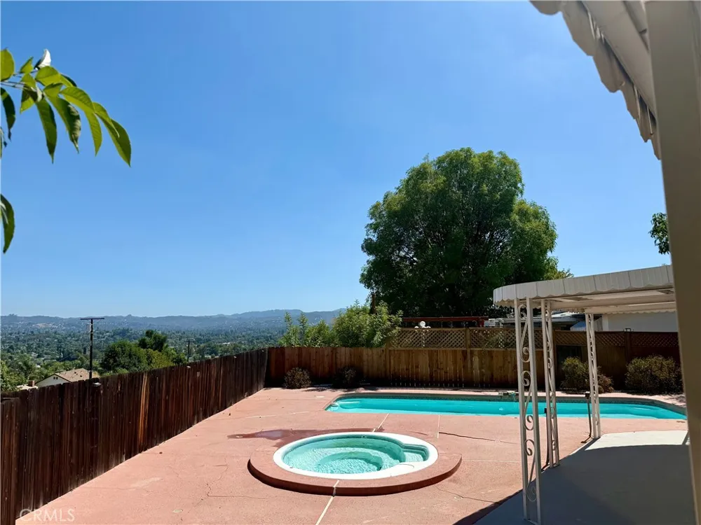 23900 Pentland West Hills, CA 91307