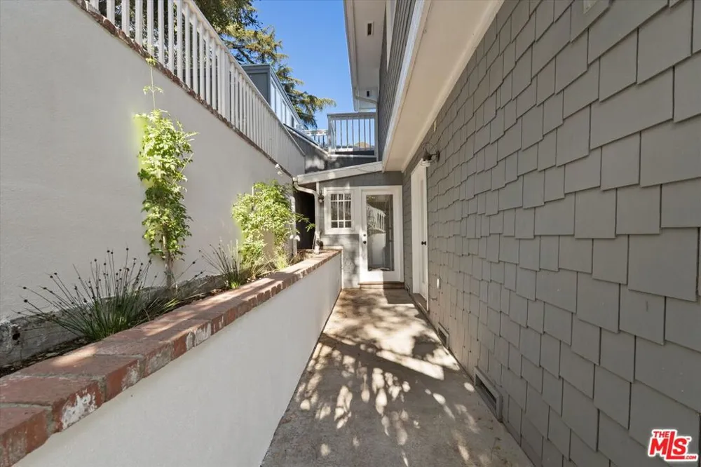 5514 Canyonside Road La Crescenta, CA 91214