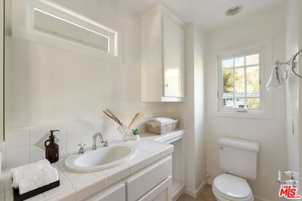 5514 Canyonside Road La Crescenta, CA 91214