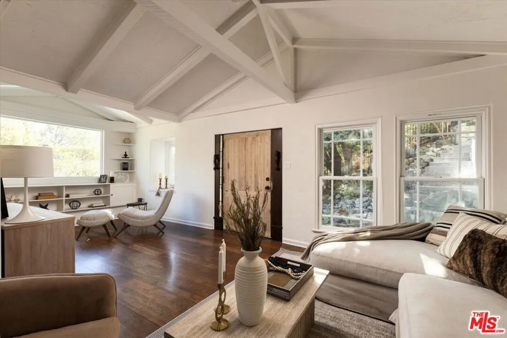 5514 Canyonside Road La Crescenta, CA 91214