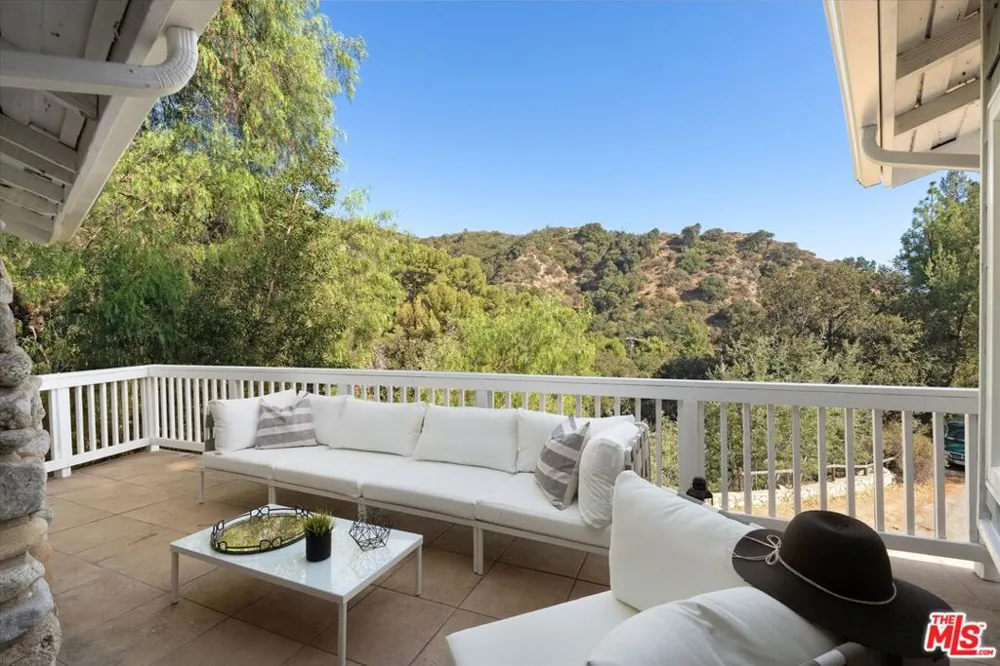 5514 Canyonside Road La Crescenta, CA 91214