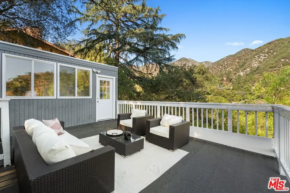 5514 Canyonside Road La Crescenta, CA 91214