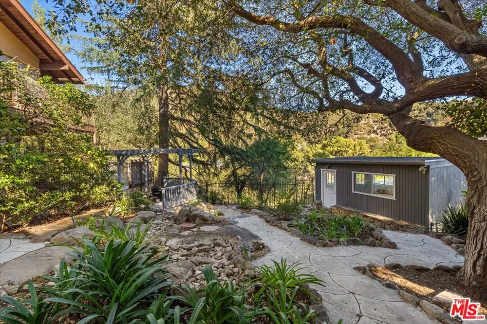 5514 Canyonside Road La Crescenta, CA 91214