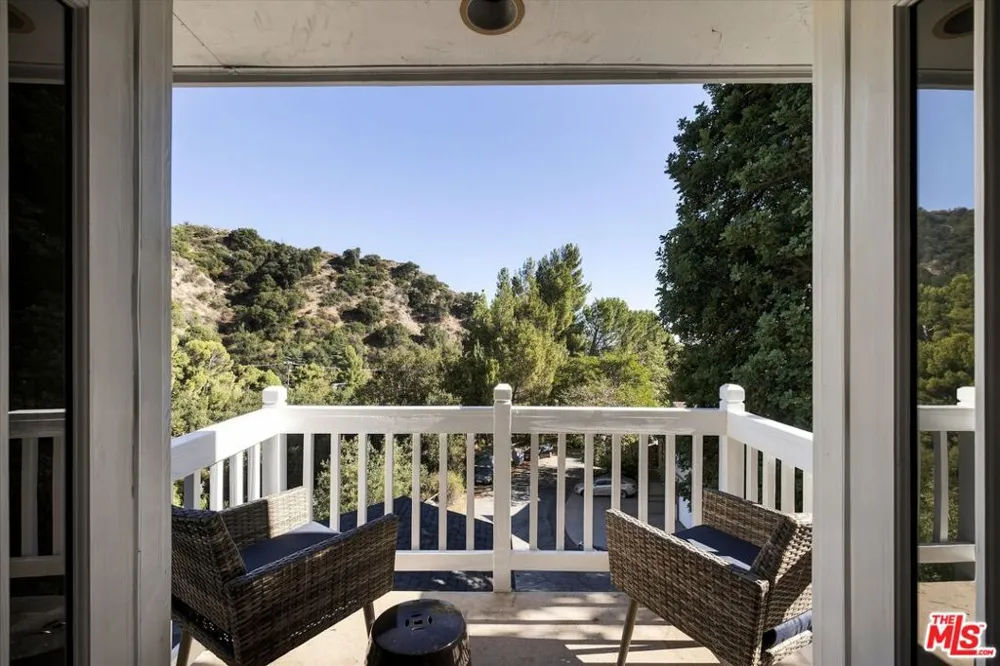 5514 Canyonside Road La Crescenta, CA 91214