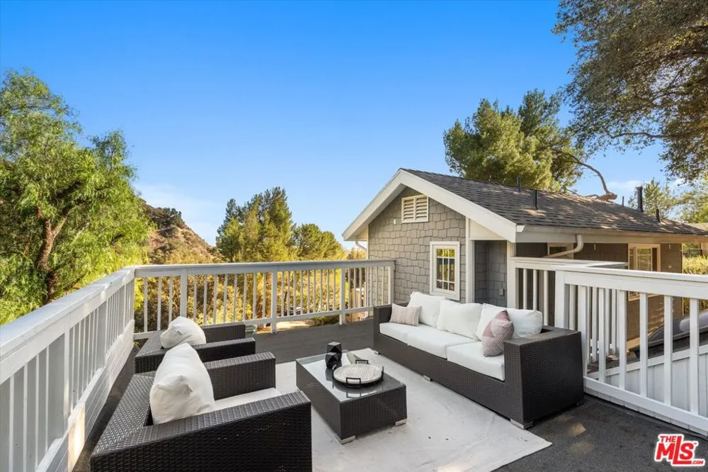 5514 Canyonside Road La Crescenta, CA 91214