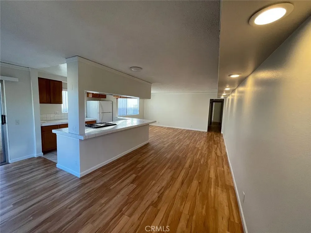617 E Angeleno #301 Burbank, CA 91501