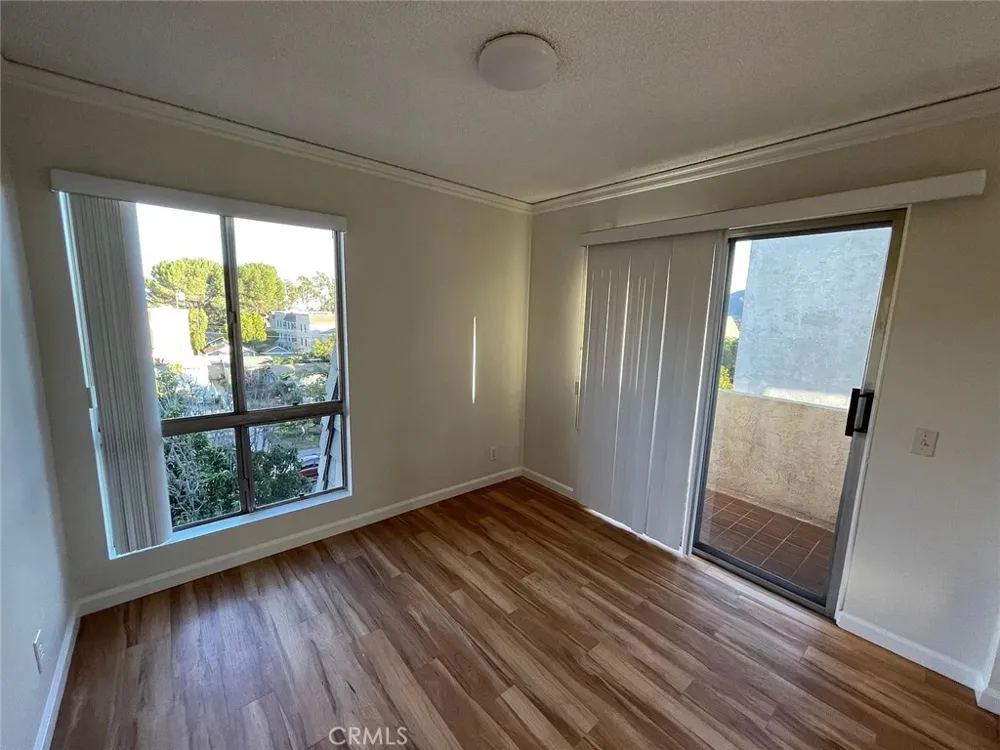 617 E Angeleno #301 Burbank, CA 91501