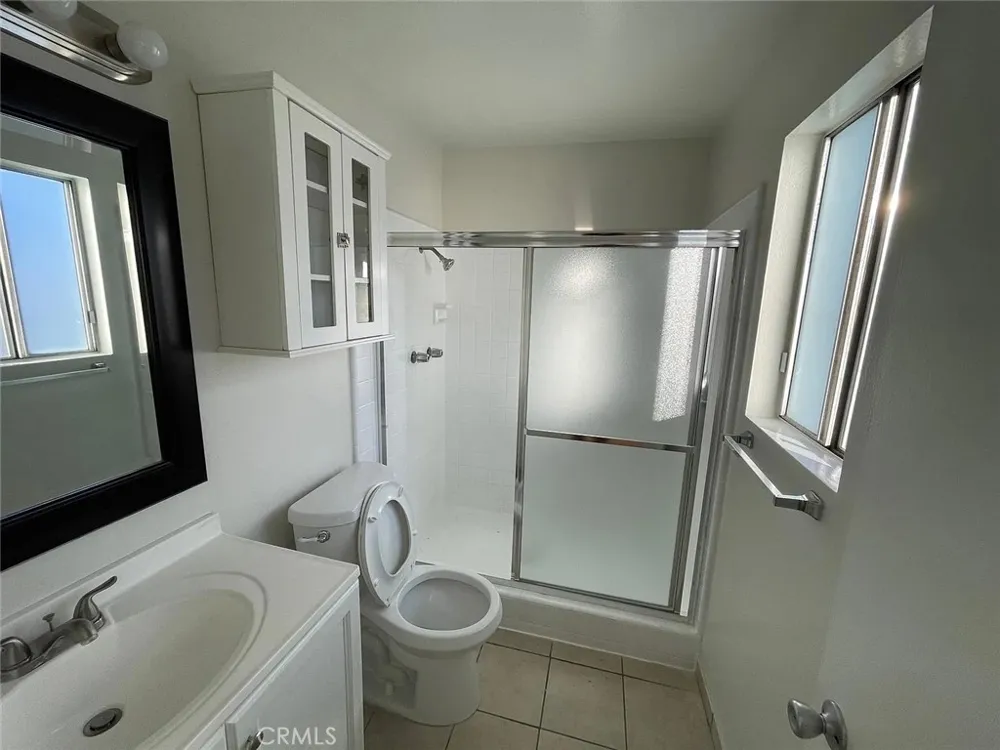 617 E Angeleno #301 Burbank, CA 91501