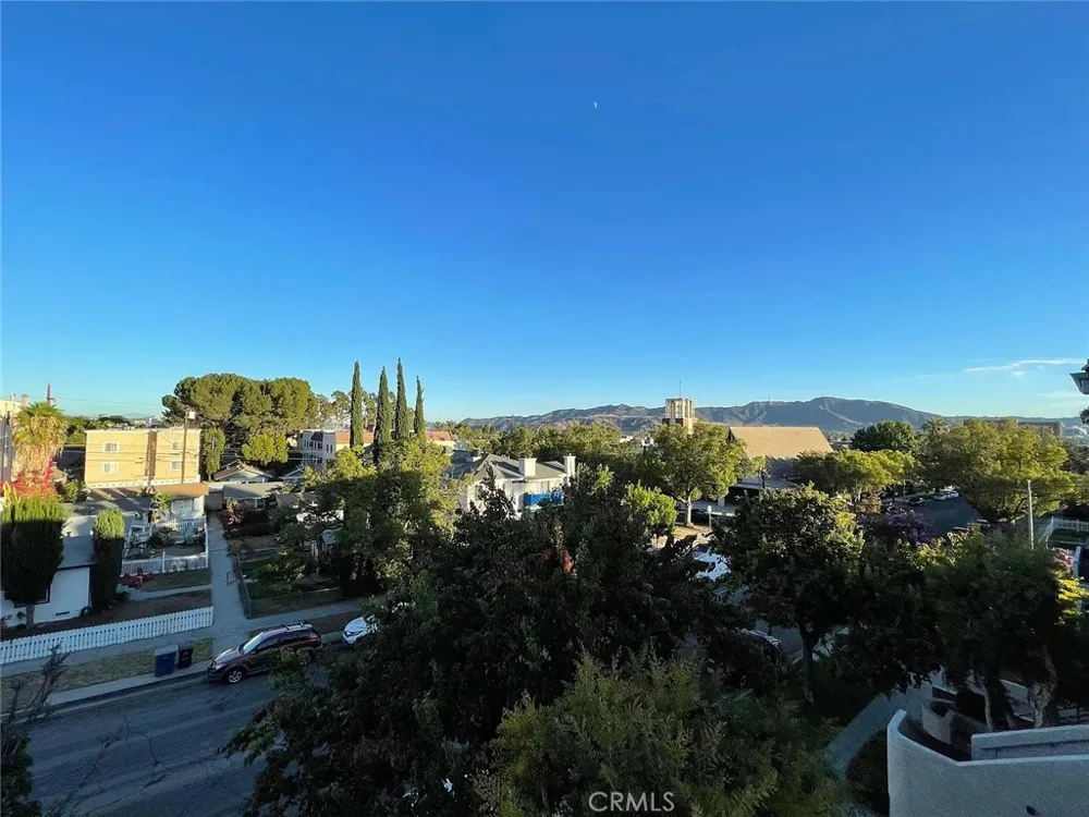617 E Angeleno #301 Burbank, CA 91501