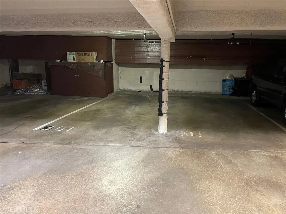 617 E Angeleno #301 Burbank, CA 91501