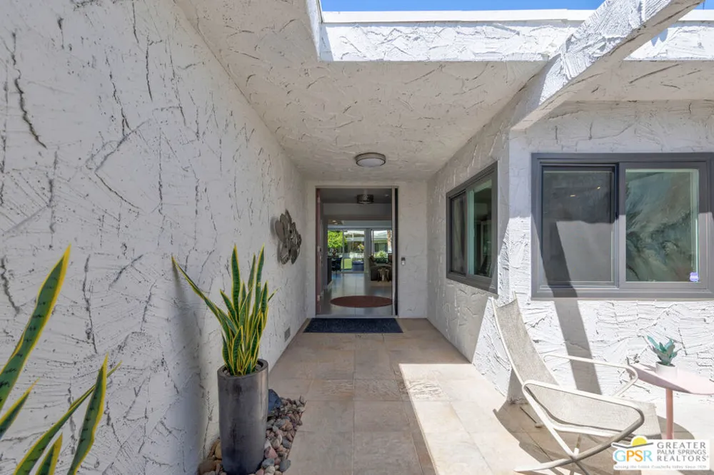 1566 Cabildo Circle Palm Springs, CA 92264