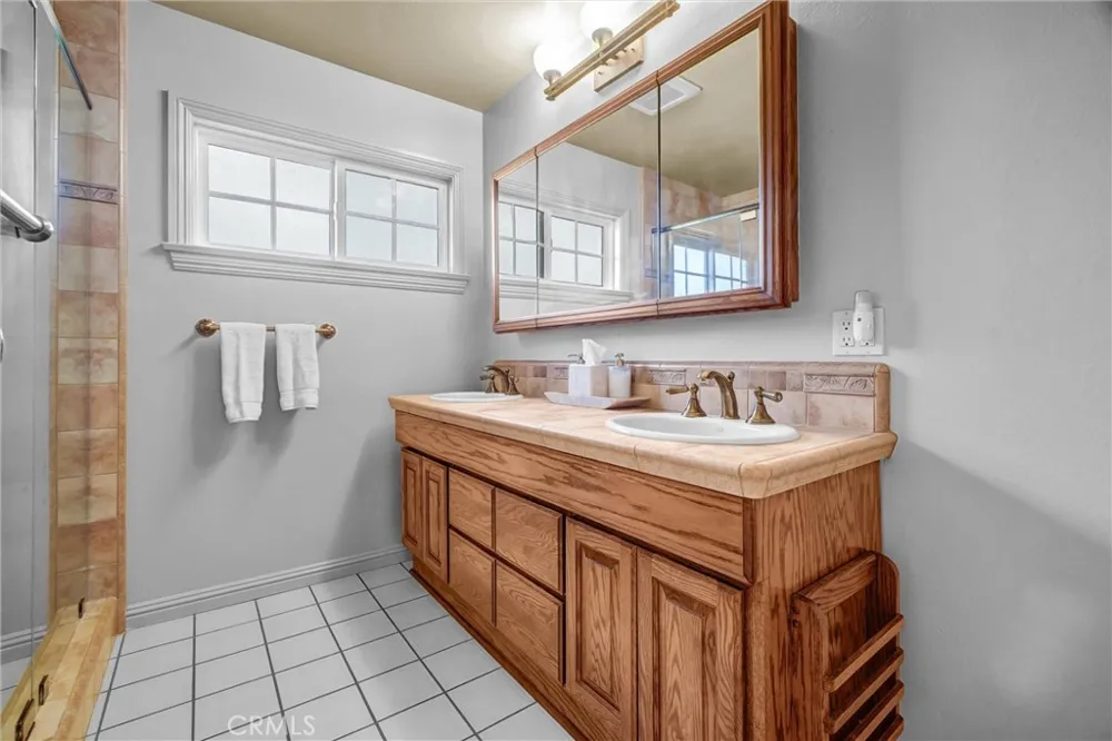 11941 Paseo Bonita Los Alamitos, CA 90720