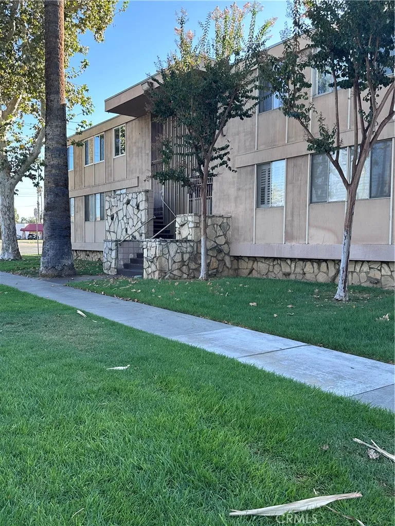 6979 Palm Court #211C Riverside, CA 92506