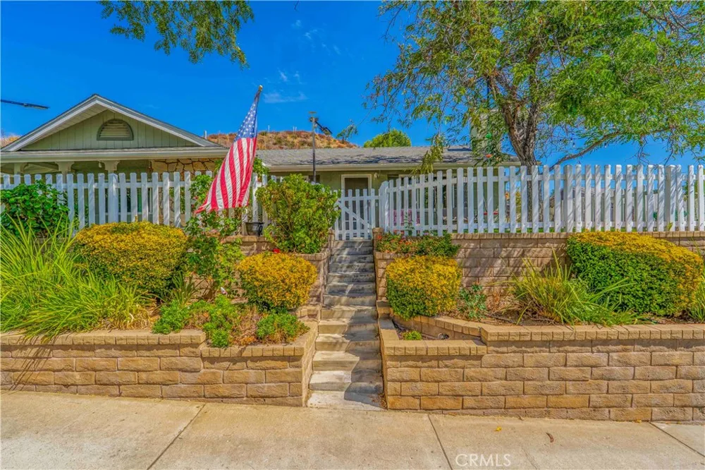 28236 Hot Springs Canyon Country, CA 91351