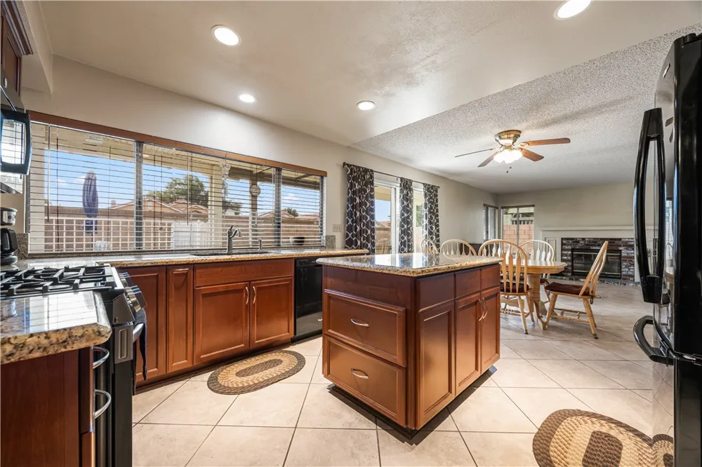 12796 Kern River Road Victorville, CA 92392