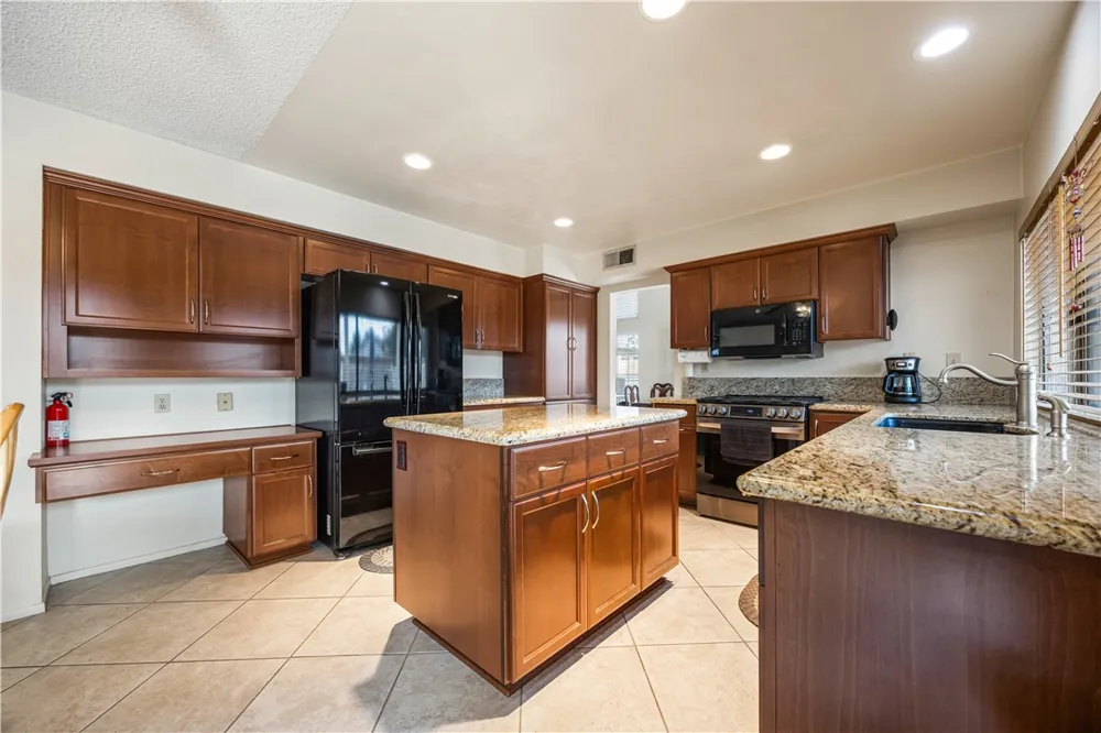 12796 Kern River Road Victorville, CA 92392