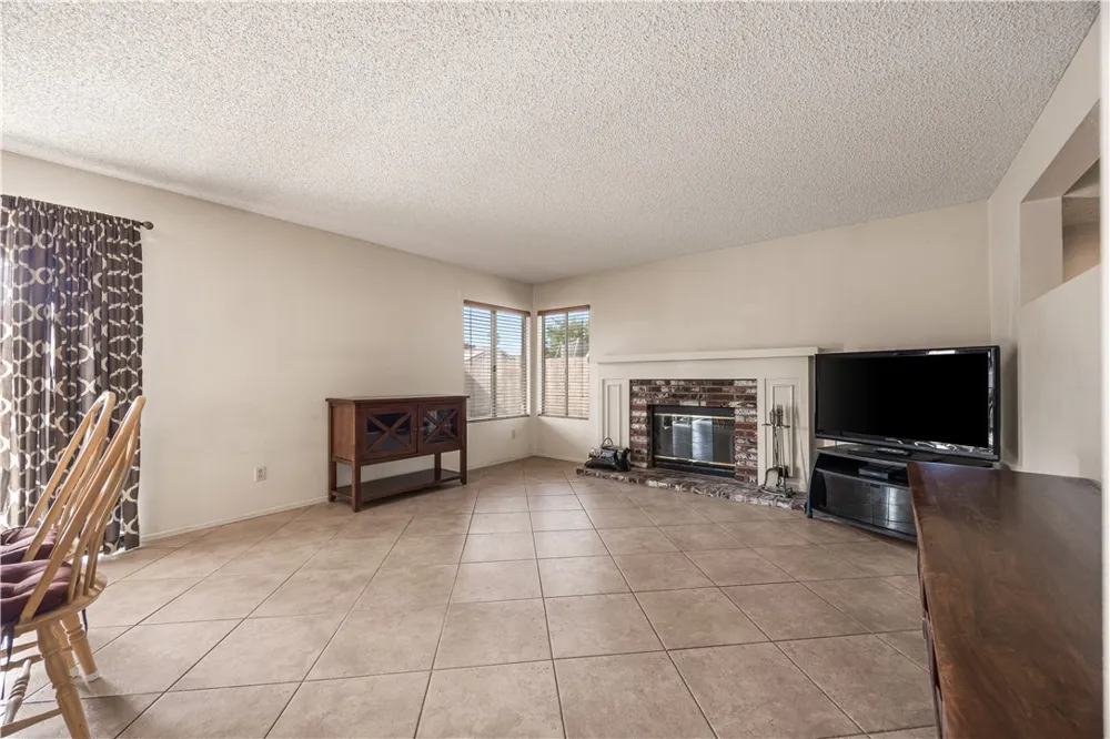 12796 Kern River Road Victorville, CA 92392
