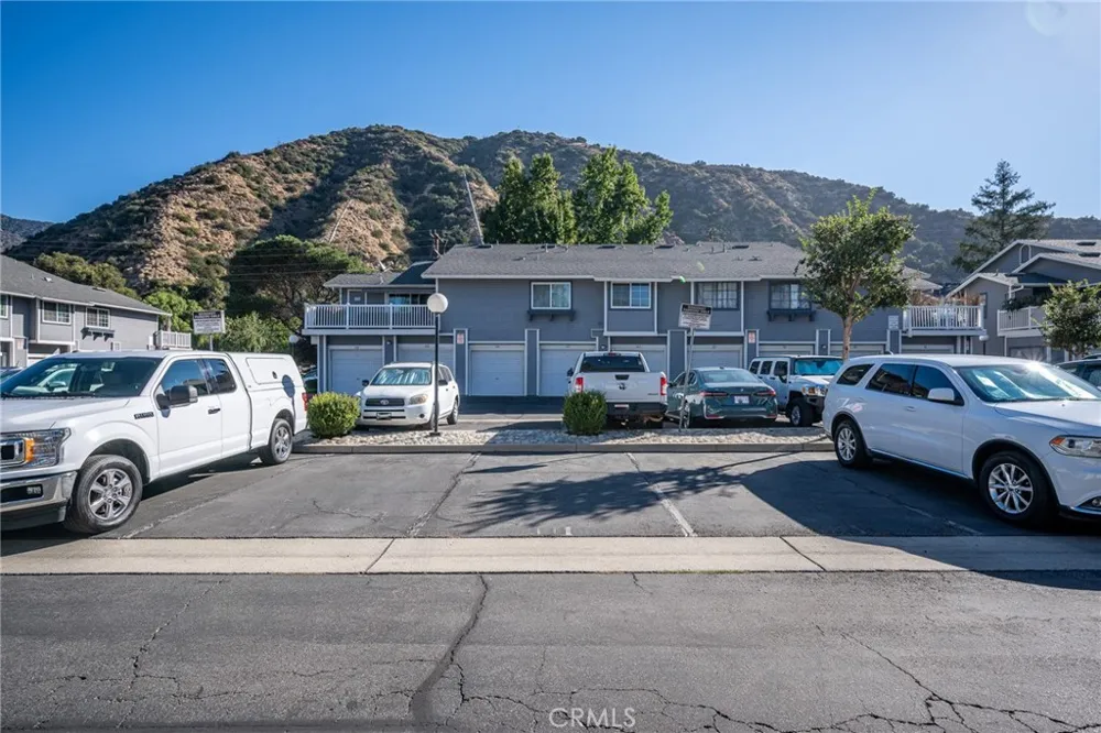 1756 Shady Oaks Court Azusa, CA 91702