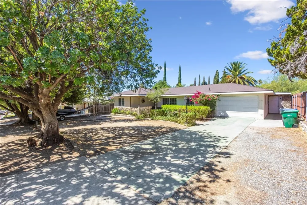 1739 Alessandro Banning, CA 92220