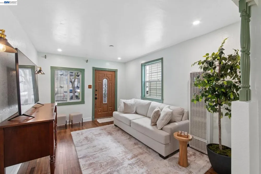 164 Miriam St Daly City, CA 94014