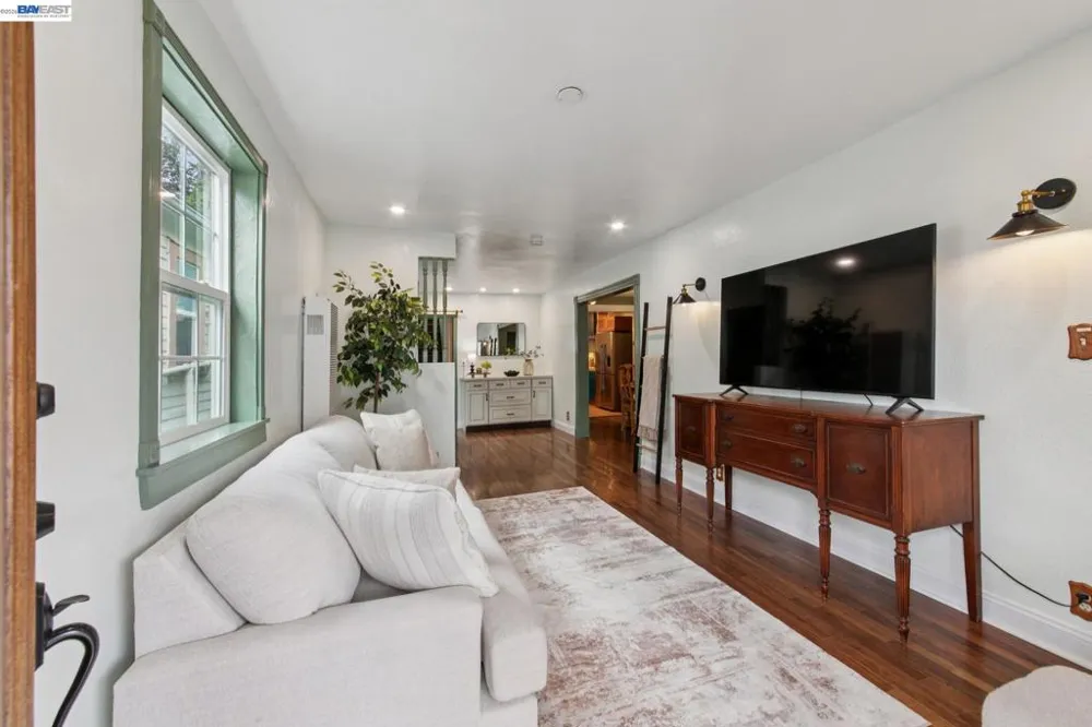 164 Miriam St Daly City, CA 94014