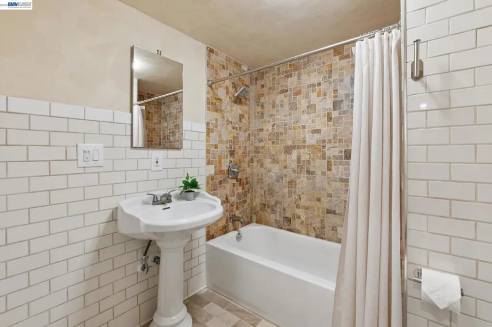 164 Miriam St Daly City, CA 94014