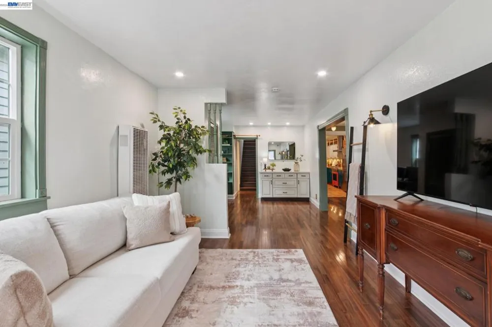 164 Miriam St Daly City, CA 94014