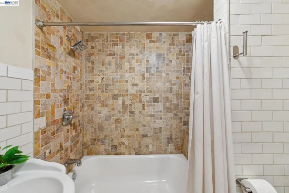 164 Miriam St Daly City, CA 94014