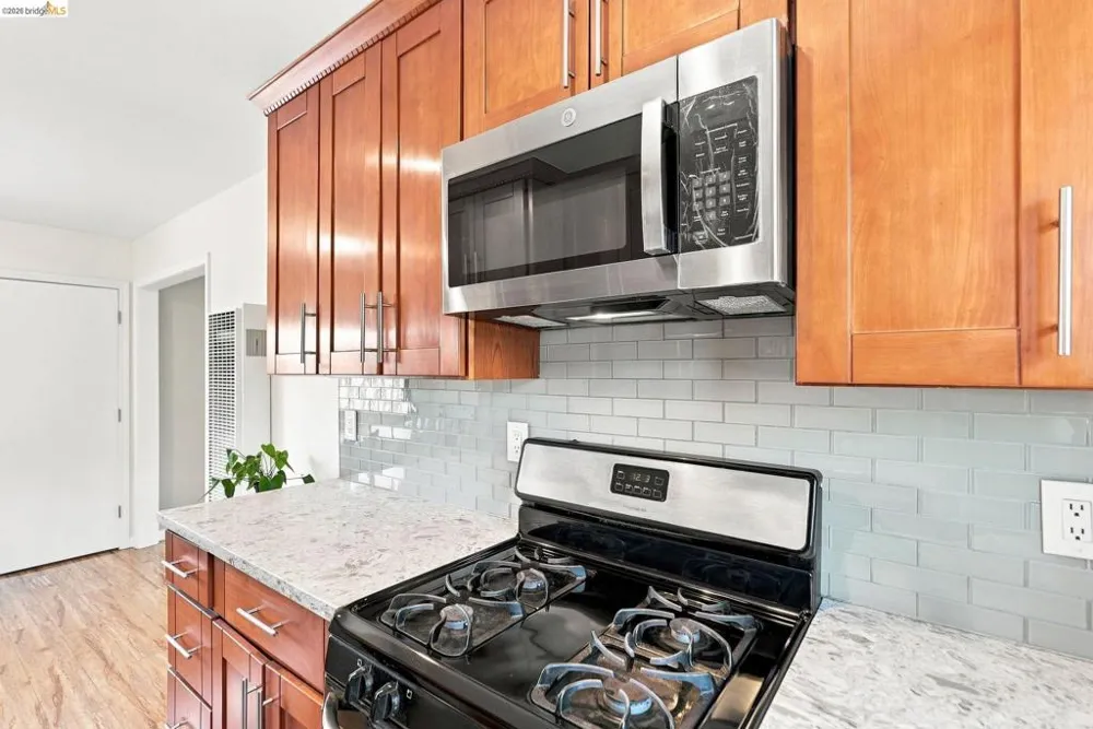 290 Shepherd Ave Hayward, CA 94544