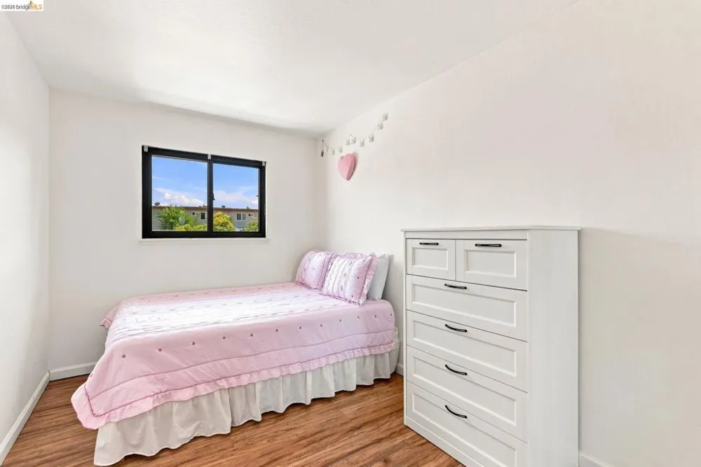 290 Shepherd Ave Hayward, CA 94544
